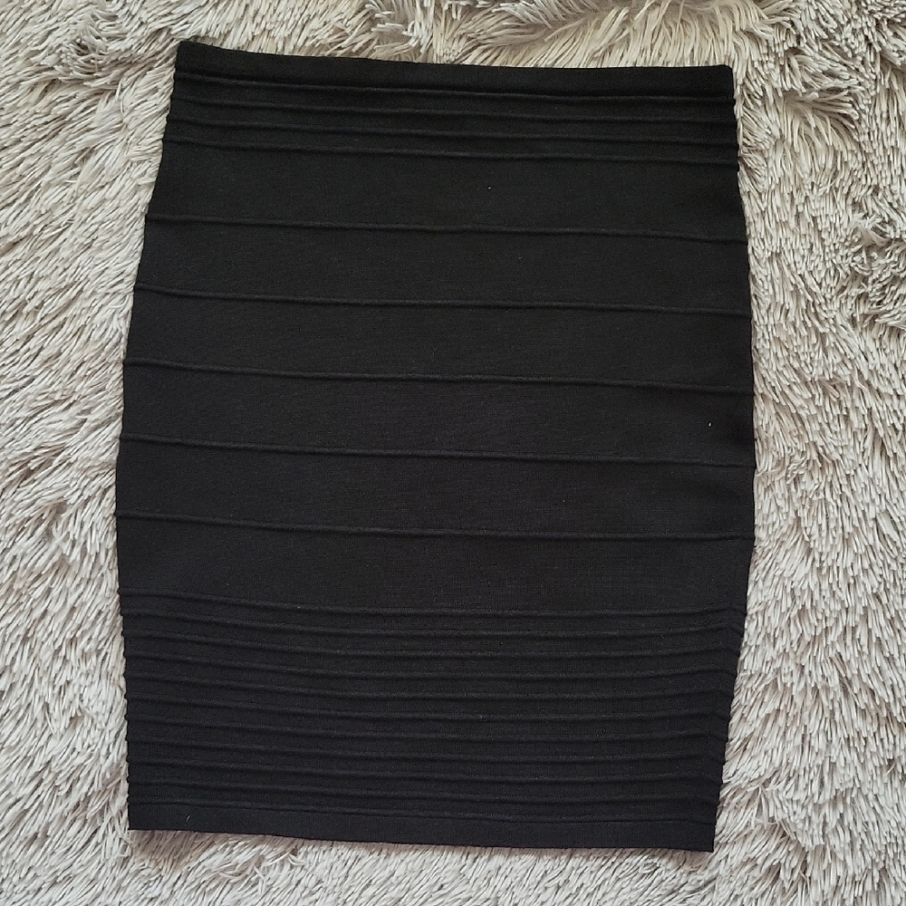 Max Studio Black Ribbed Pencil Skirt for Night Out